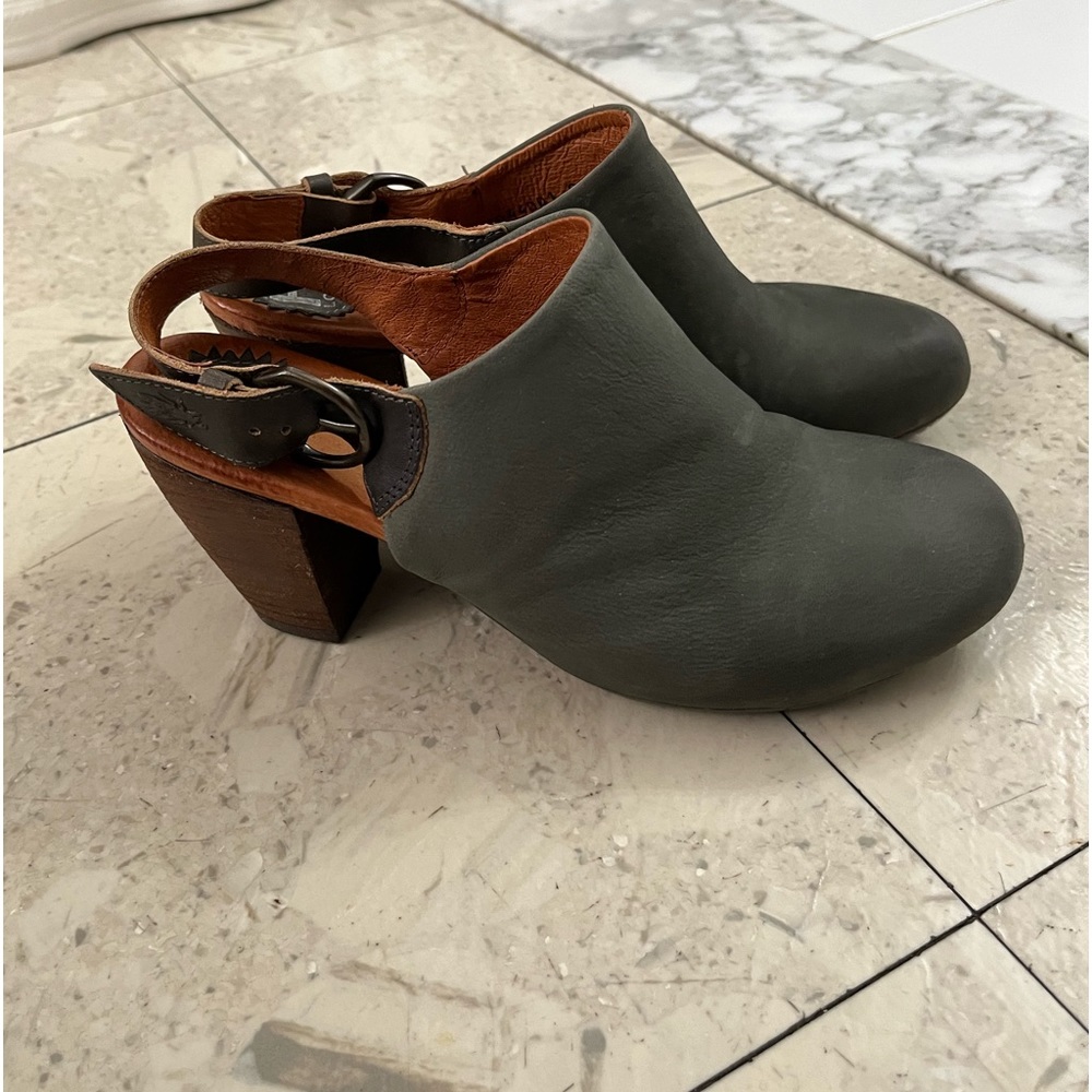 LONDON FLY ROUNDED TOE SLINGBACK/ CLOGS - Picture 8 of 16
